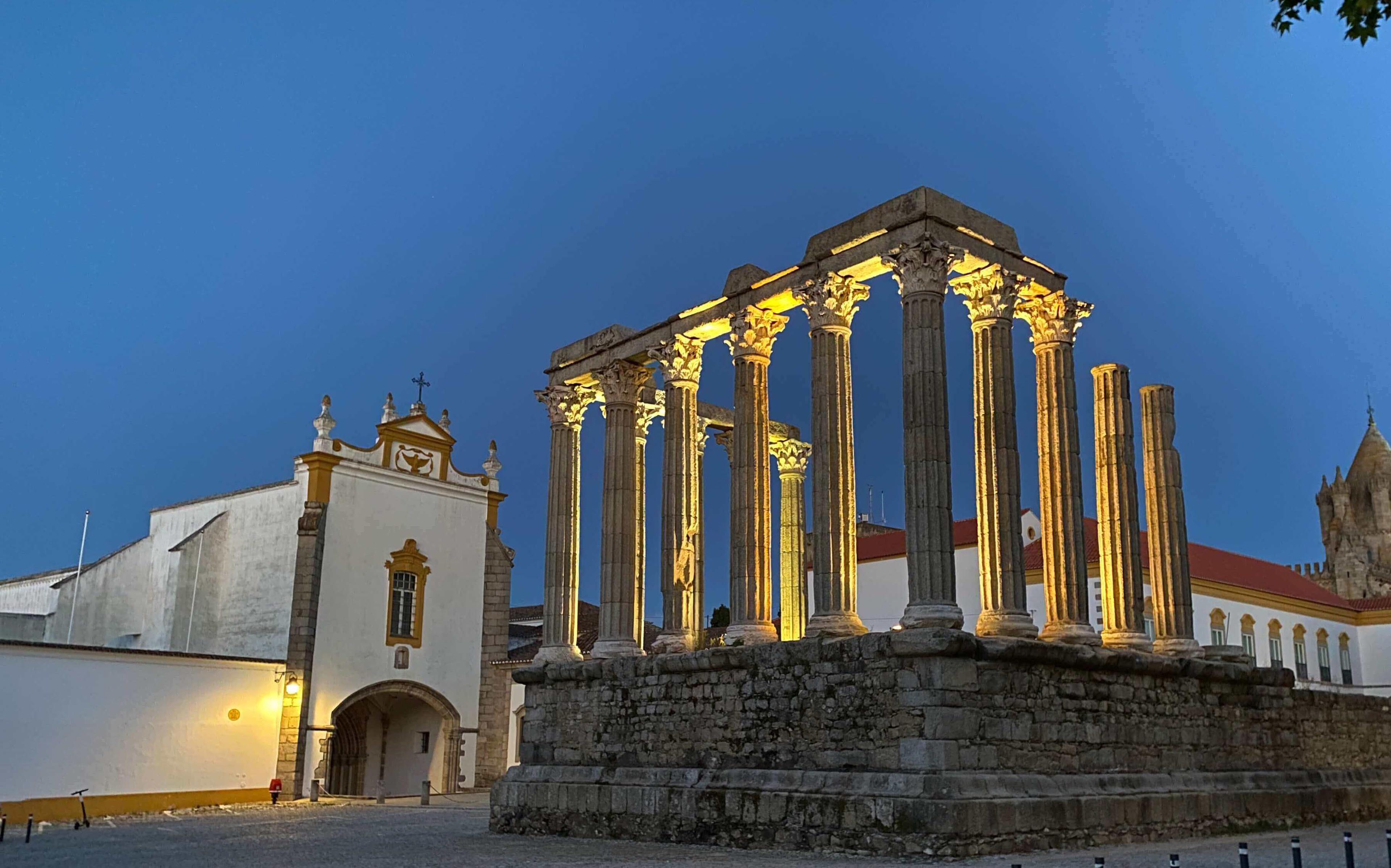 Rent a car in Evora